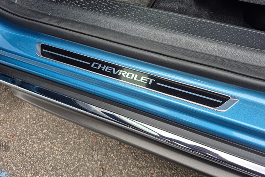 Vista cercana del kit de guardabarros del Spark EUV.